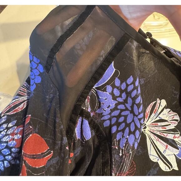 GUESS Size Medium MARINDA Floral Print Long Sleeve Blouse Sheer Boho Flare READ - Picture 9 of 12